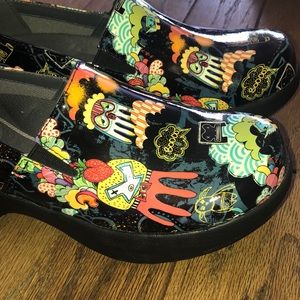 Dansko Women’s Winona Clog, Monster Patent